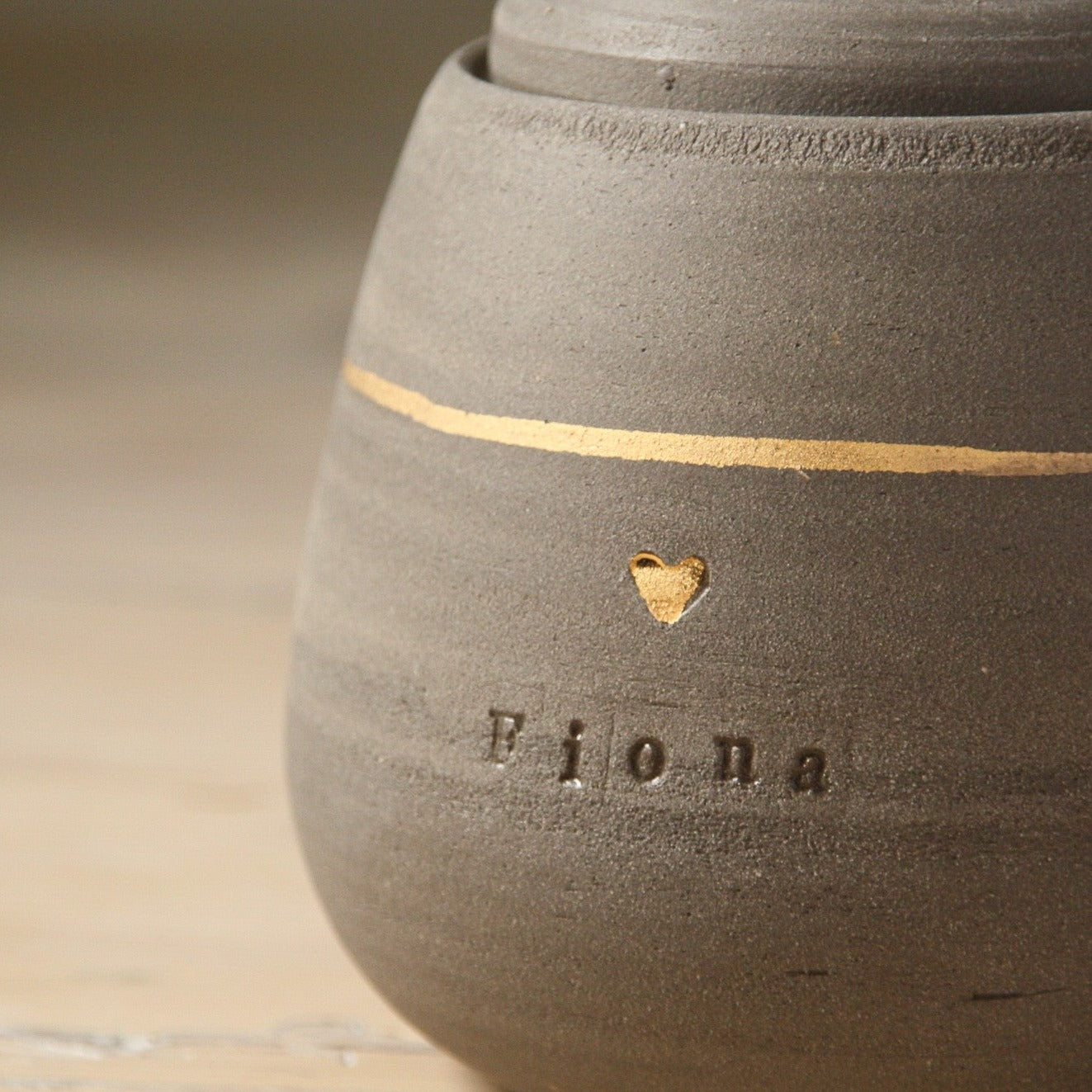 Custom Pet Remembrance Urn - Gray Stoneware - Gold heart Stamp -