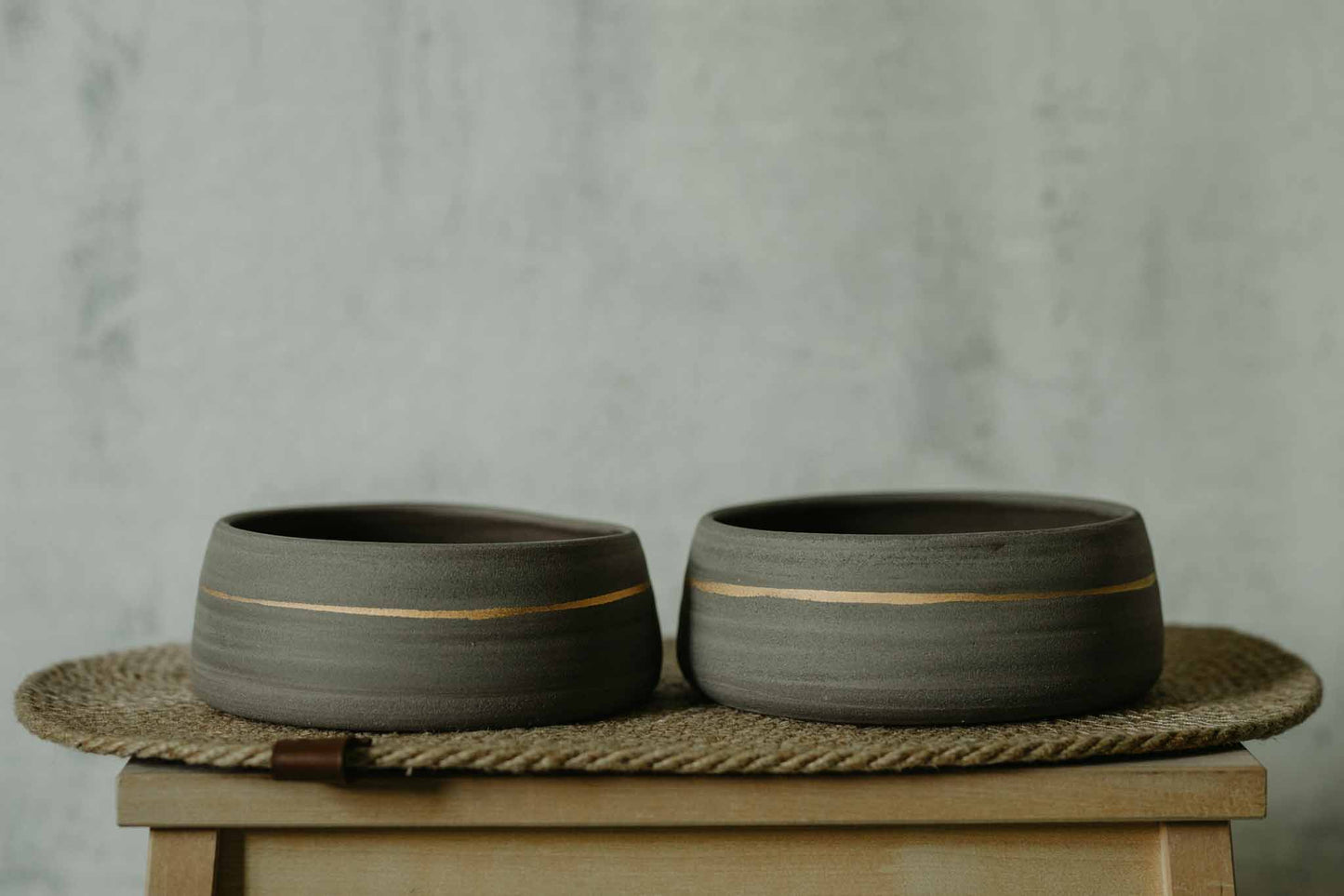 Grey and gold bowl set + mat