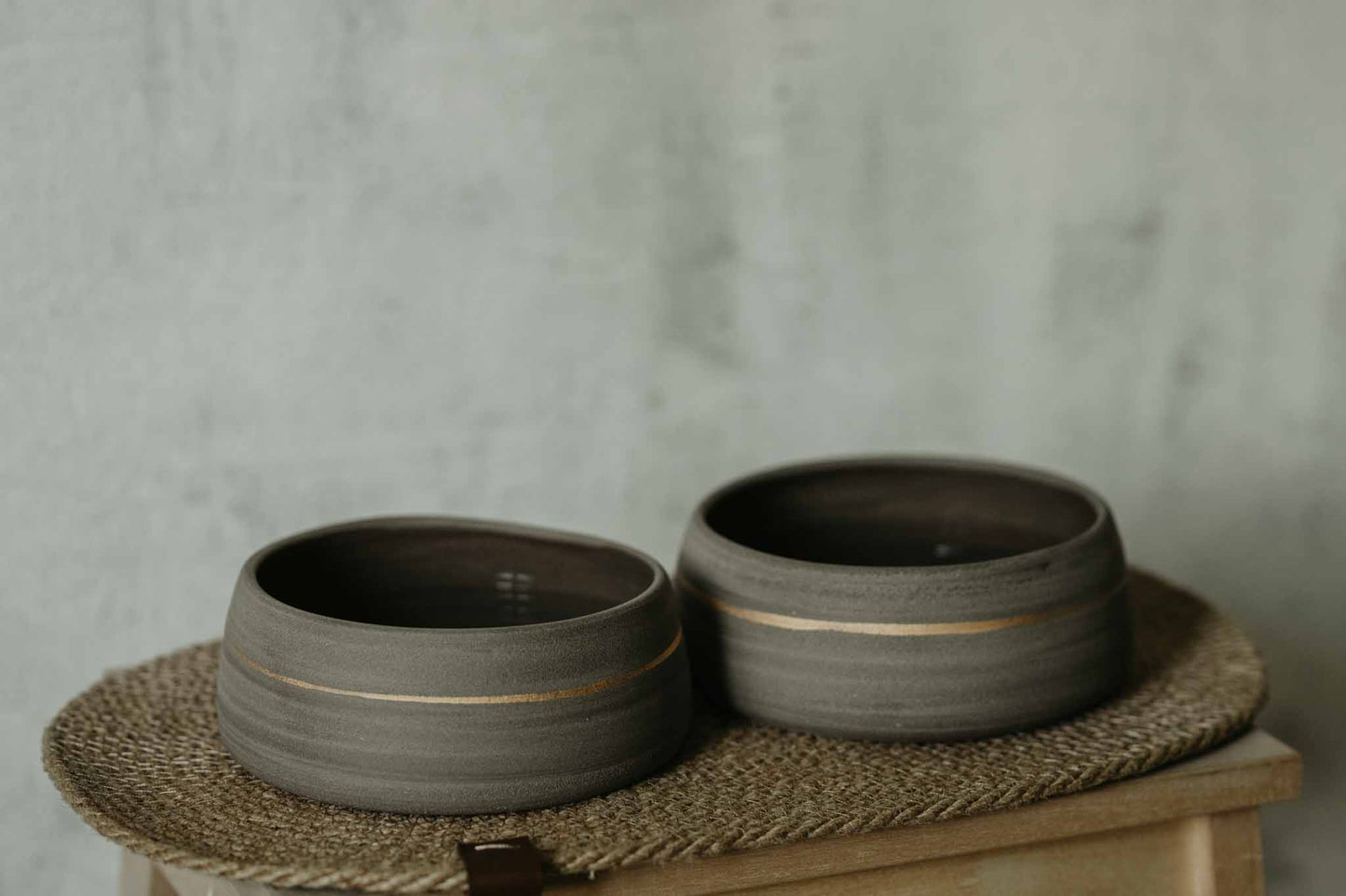 Grey and gold bowl set + mat