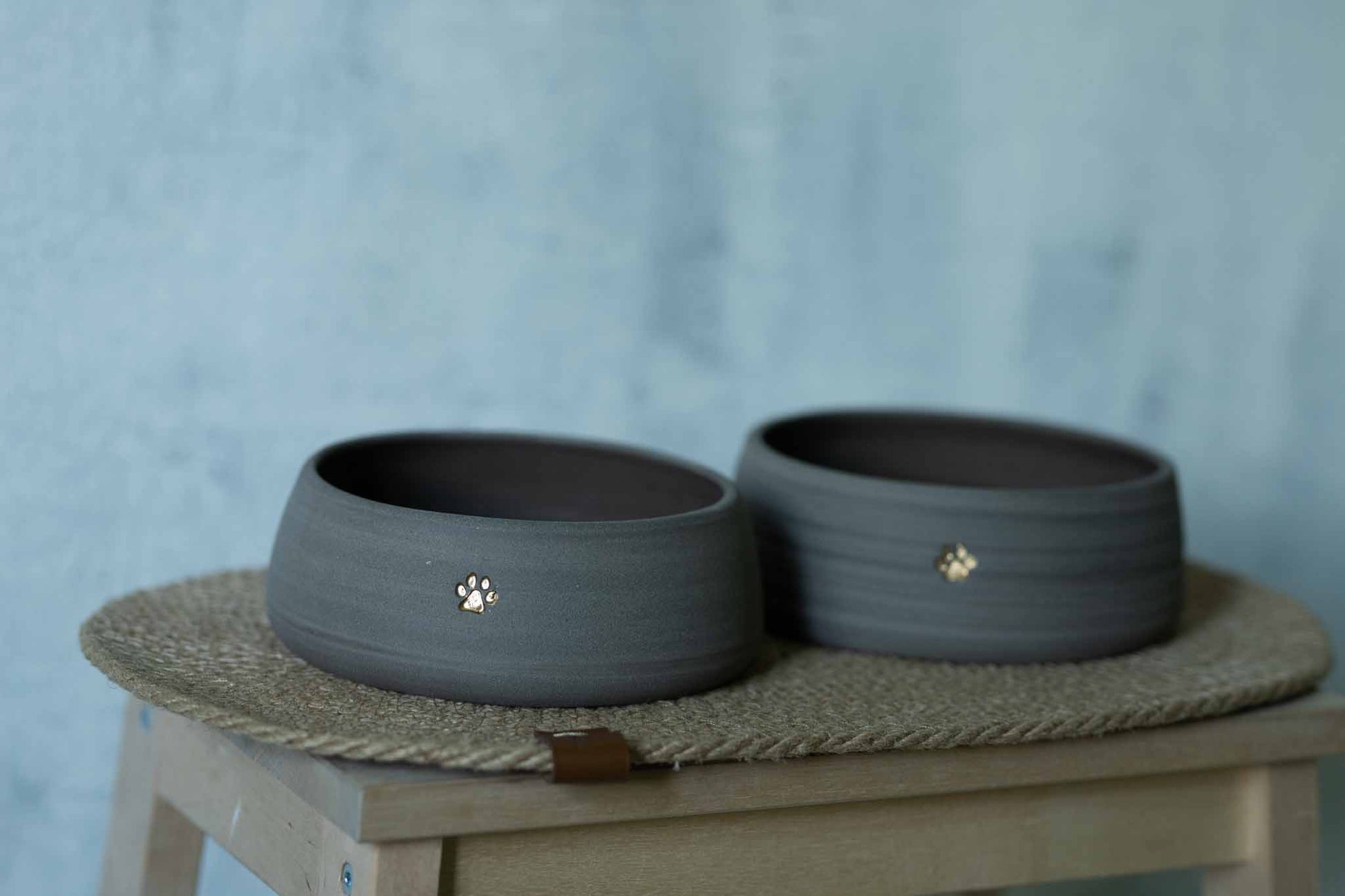 Dog feeding set with paw stamp - crafted with love and care - perfect for your furry companion.