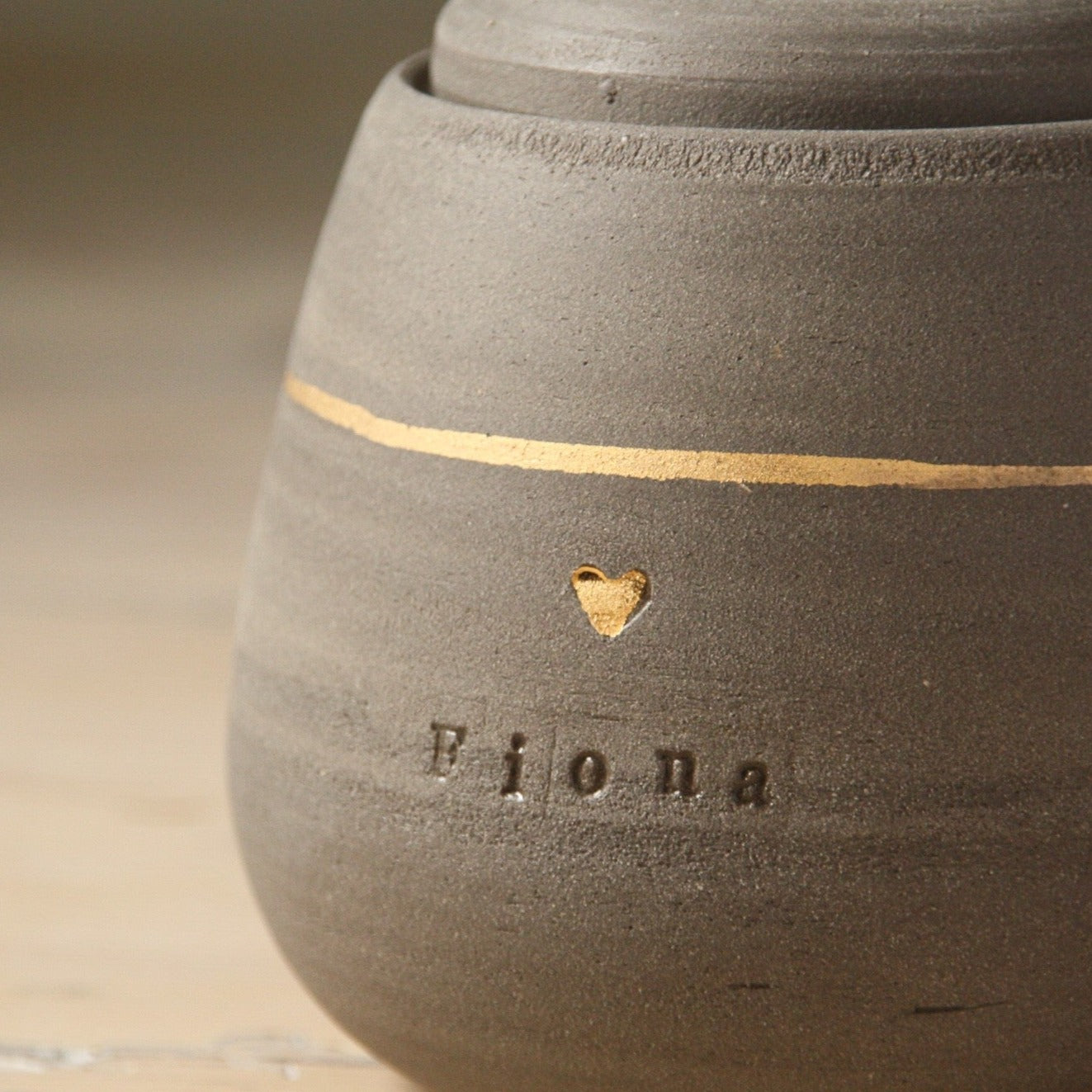 Custom Pet Remembrance Urn - Gray Stoneware - Gold heart Stamp - 