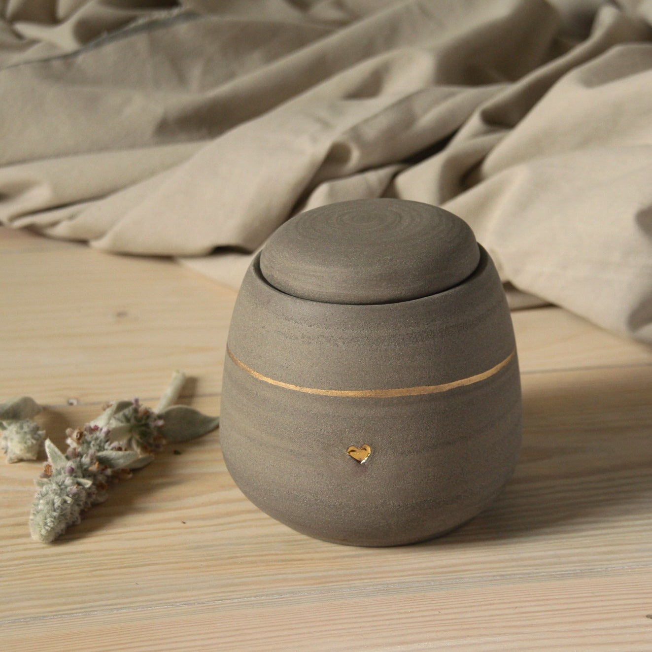 Ceramic pet urn