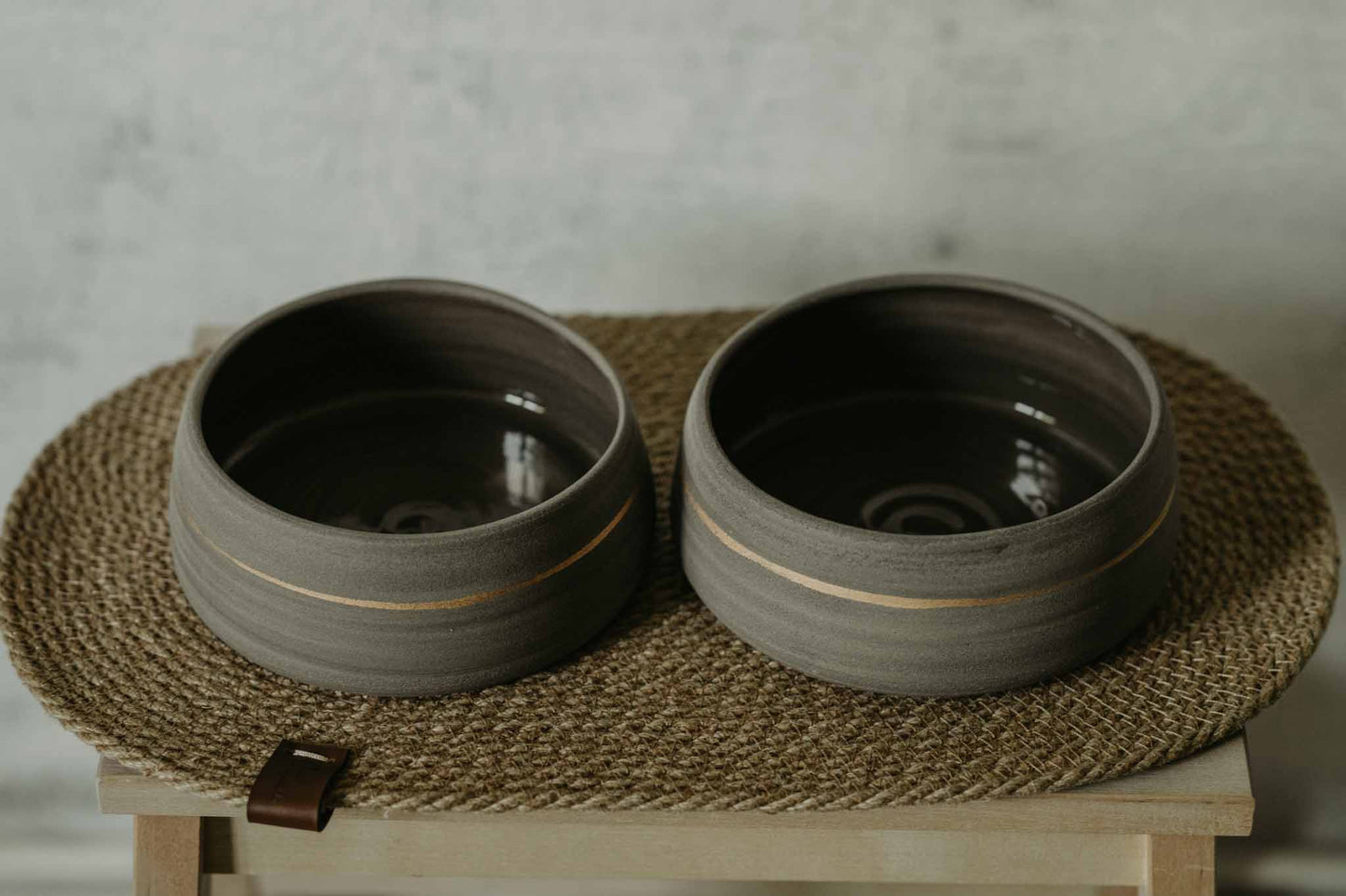 Grey and gold bowl set + mat